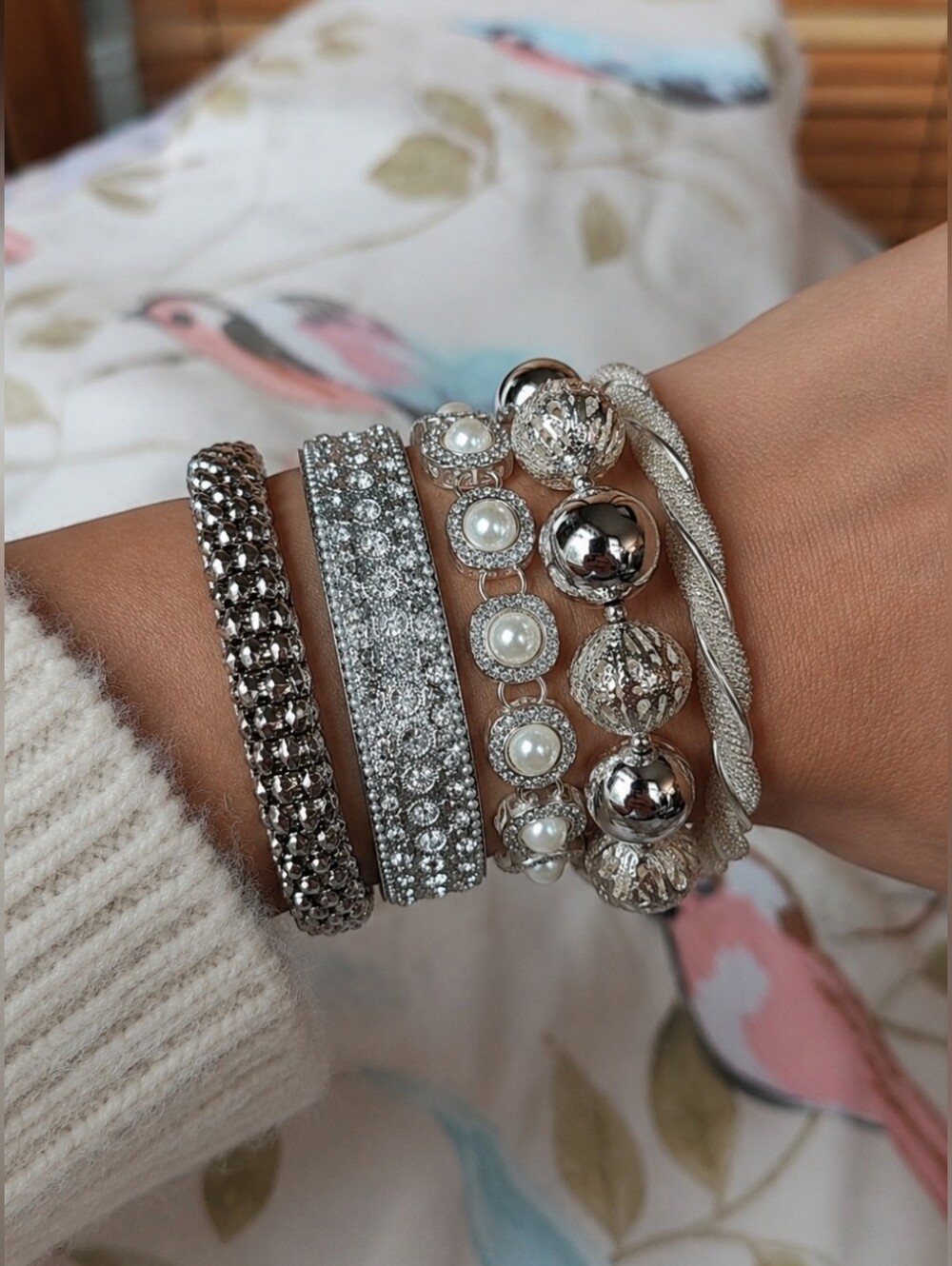 Bundle of 5 Silver and Gold Tone Pearl Bangle Toggle Fidget Bracelets Vintage